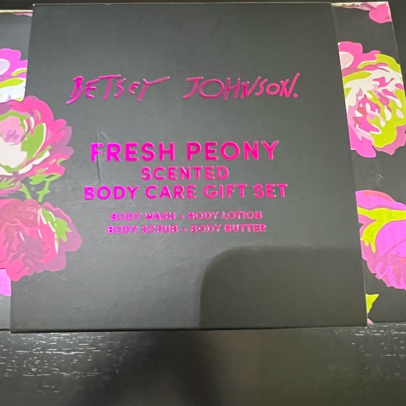 BETSEY JOHNSON NWT FRESH PEONY 4 pc BODY CARE SET - Picture 7 of 8